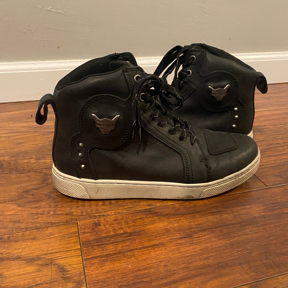 Harley Davidson riding sneakers!